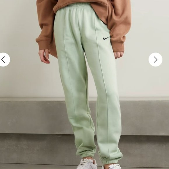 Nike Pants - 065 NWT Nike Women's Trend Essential Fleece Pants